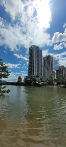 Apartamento novo !! Prédio com marina para jet ski !!