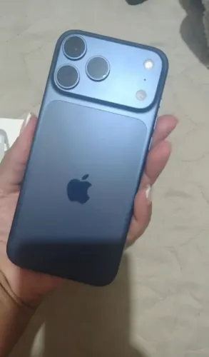 iPhone 17 Pro Max 256GB Azul - Estado de Novo (Apenas 35 Ciclos!)