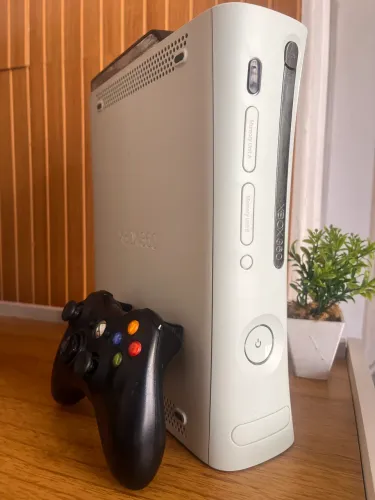 Xbox 360 Fat branco + 1 tb com jogos + controle original 