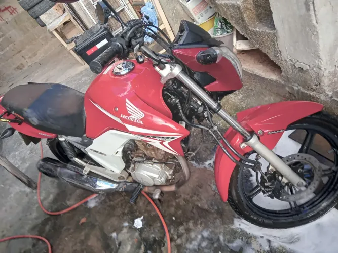 Vendo moto filé,certinha,abaixo da fipe