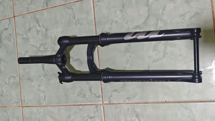 Suspensão manitou markhor boost