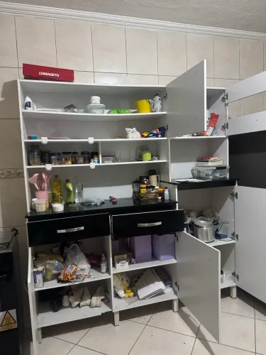 Desapego 200,00 armário e guarda roupa 