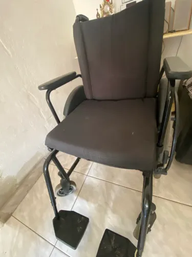 Vendo essa cadeira de rodas 