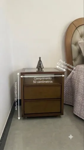 Criado Mudo/ Mesa de Cabeceira/ Gaveteiro