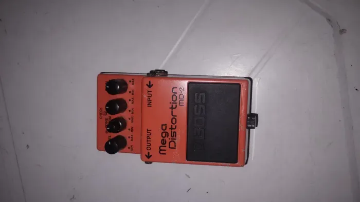 Pedal mega distorção bem marrotado