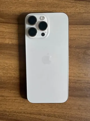Iphone 16 pro max em perfeito estado