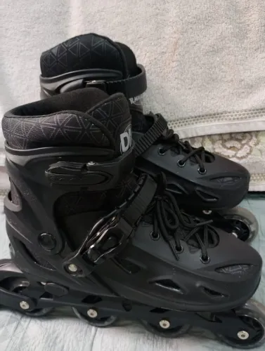 Patins semi novo com luzes