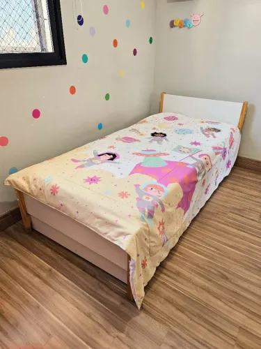 Cama solteiro com cama auxiliar