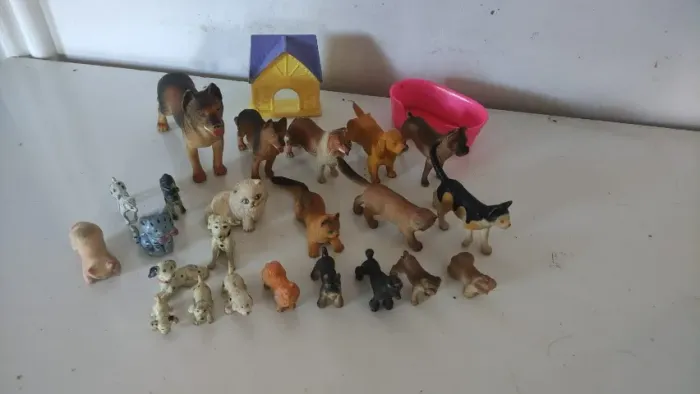 Coleção miniatura de cães e gatos