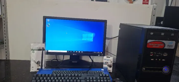 Computador :Processador Intel Pentium DDR 3 , 8 giga de memoria ,monitor 14 Parcelo