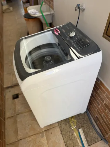 Máquina de lavar roupa Electrolux 15k nova