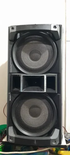 Som com modulo 400 fonte 90 amperes e duas caixas Sony muito boas 