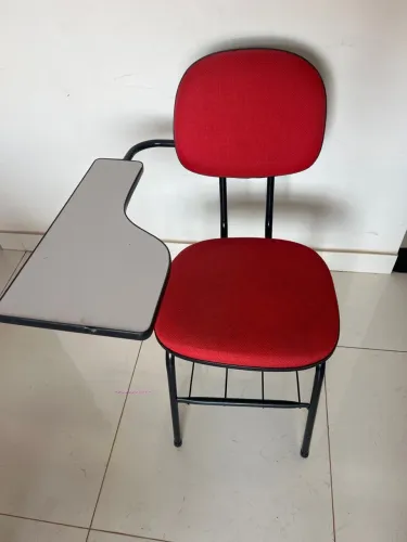 Cadeira universitária fixa