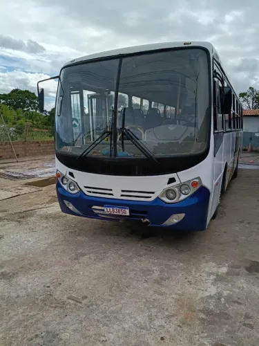 Ônibus micrão Mercedes Benz 14 18 ano 2010 ?