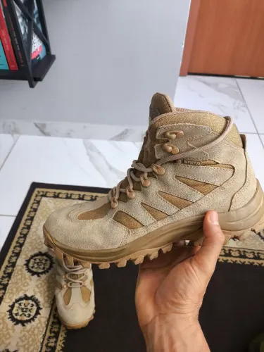 Bota Invictus 43
