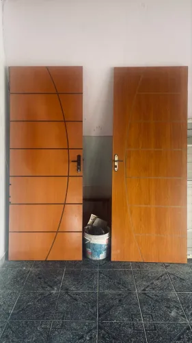 Portas laminadas usadas