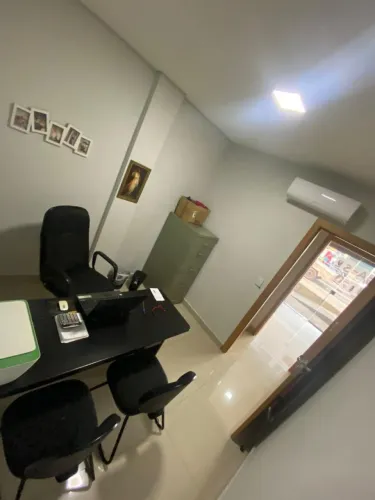 ALUGA- SE IMOVEL COM 07 SALAS COM AR