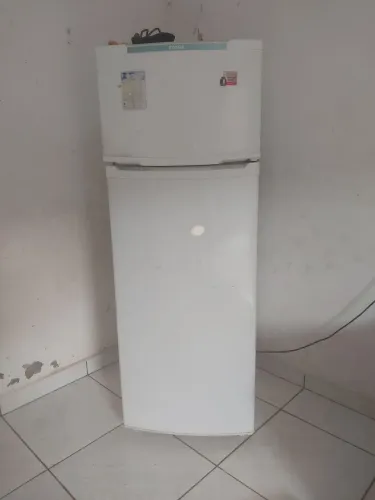 Vendo Geladeira Consul 