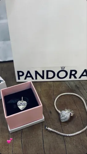Pandora 