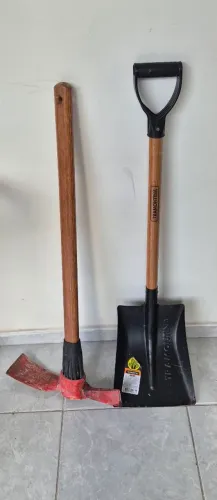 Vendo pá nova e chibanca semi nova