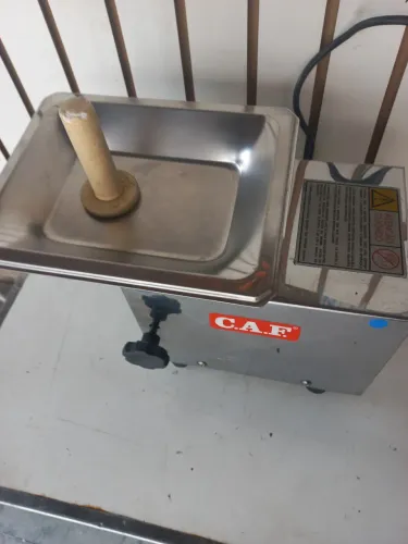 MOEDOR DE CARNE C.A.F BOCA 8 110/220v