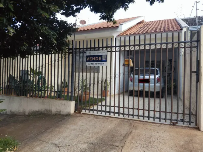Casa/Sobrado Casa em Maringá
