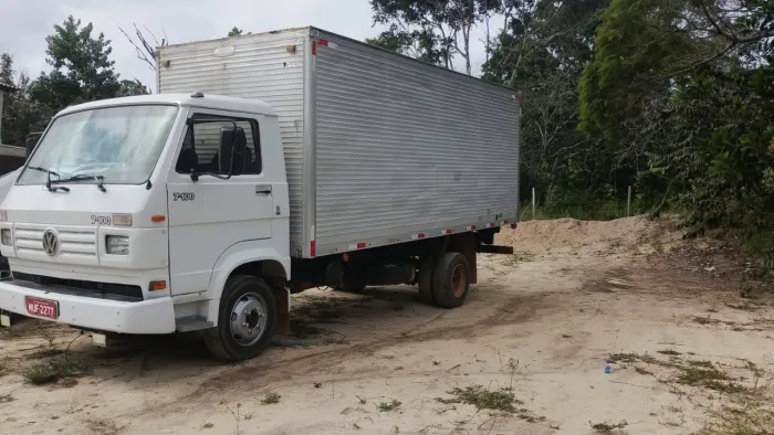 Faço carreto e frete mudança camião 3/4 só chamar no WhatsApp *68 seu Zé