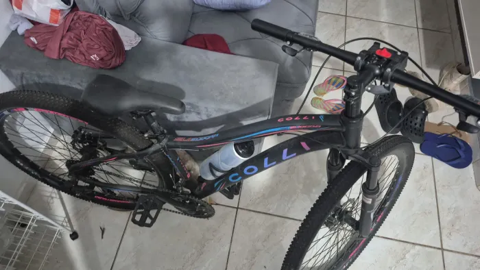 Uma bicicleta com marcha