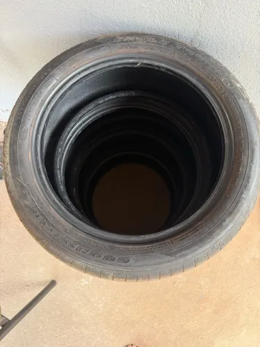 Pneus semi novos