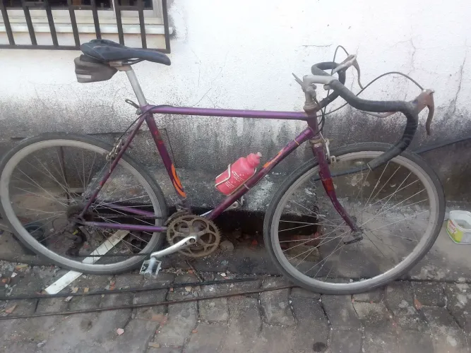 Vendo uma bicicleta magrela