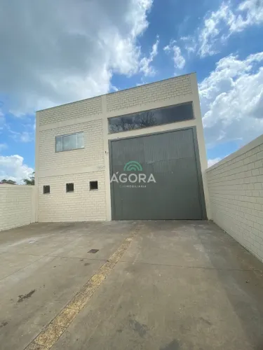 Pavilhão Comercial com 300m²