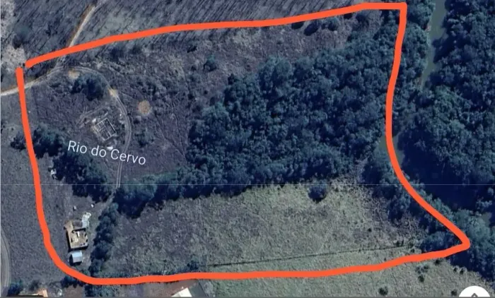 Vendo lindo sítio em Nepomuceno - banhado pelo rio do Cervo - último da estrada -