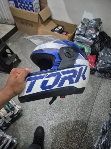 CAPACETE SEMI NOVO