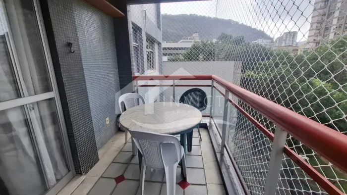 Excelente apartamento de 3 quartos, com vaga de garagem, localizado em uma das ruas mais n