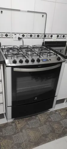 Fogão Eletrolux 5 bocas excelente