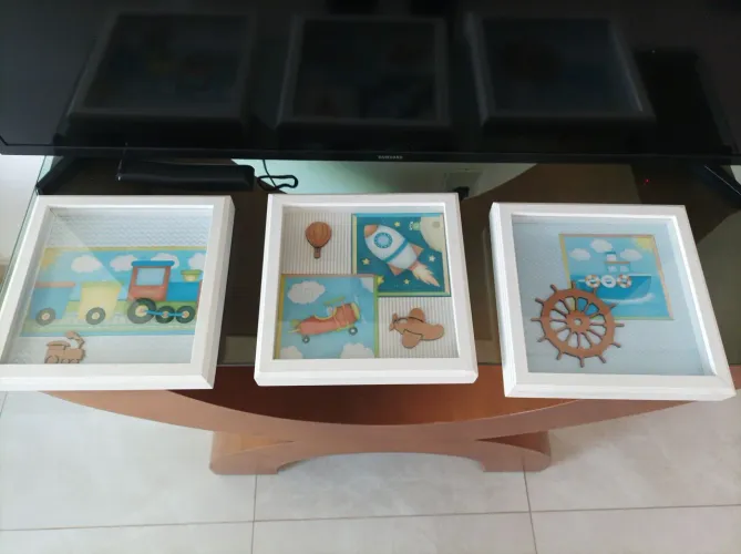 Quadro kit infantil com vidro.