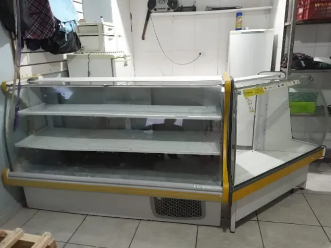 Balcão Refrigerado Gelopar + Balcão Vitrine Gelopar