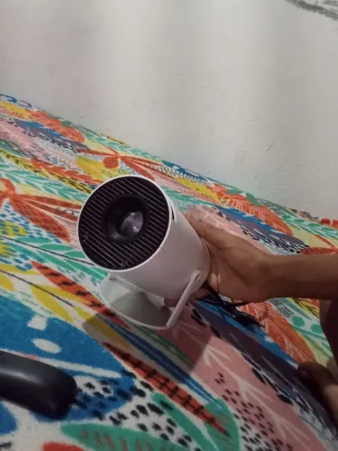 Projetor HY300 Full HD com Wi-Fi - Ótimo Preço