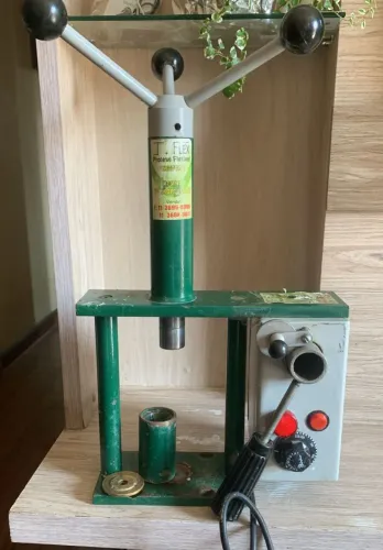Máquina Injetora Termoplástica para Prótese Flexível