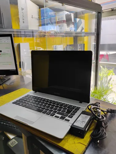 Notebook Samsung NP370E