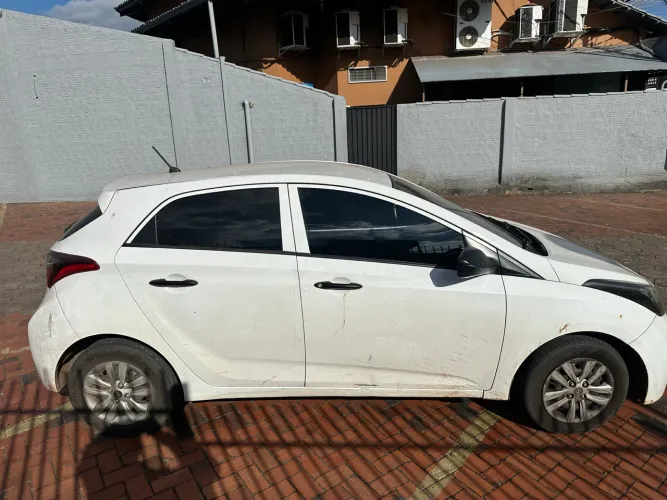 Hyundai HB20 Unique 1.0 Flex 12V Mec. 2019
