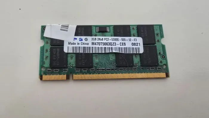 Memória RAM para noebook 2GB Samsung M470T5663QZ3-CE6