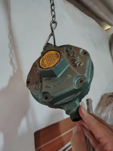 Bomba pulverizador acoplável sem uso 