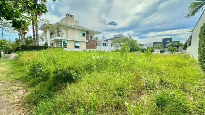 Terreno à venda com 535m² em Jurerê, Florianópolis