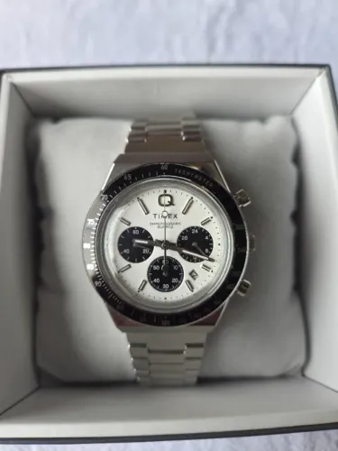 Relógio Timex Q Cronógrafo Quartz Panda - TW2W53300