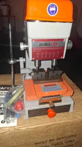 Máquina Copiadora De Chaves Pantográfica 180W 220V Bumafer