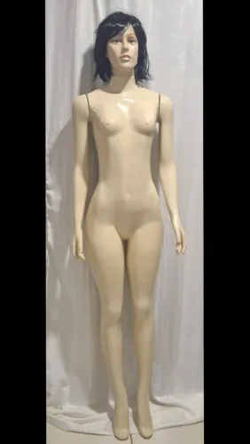 Maniquim novo com peruca 