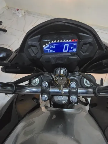 Moto CG 150 com mil quilômetros rodados