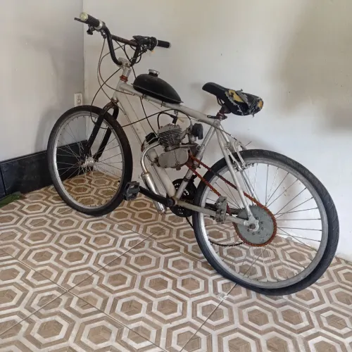 VENDO BICICLETA MOTORIZADA, FUNCIONANDO PERFEITAMENTE, FALTA SÓ CABO DE EMBREAGEM,