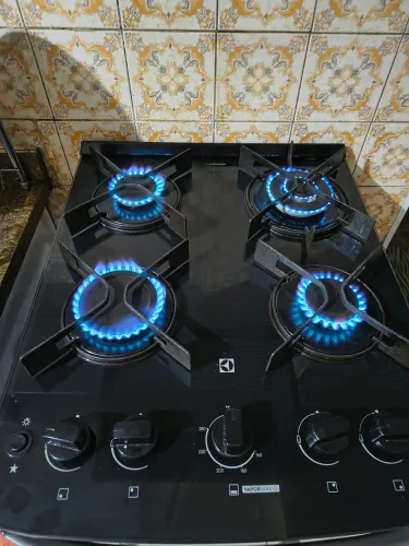 Vende-se fogão Electrolux 4 bocas semi-novo